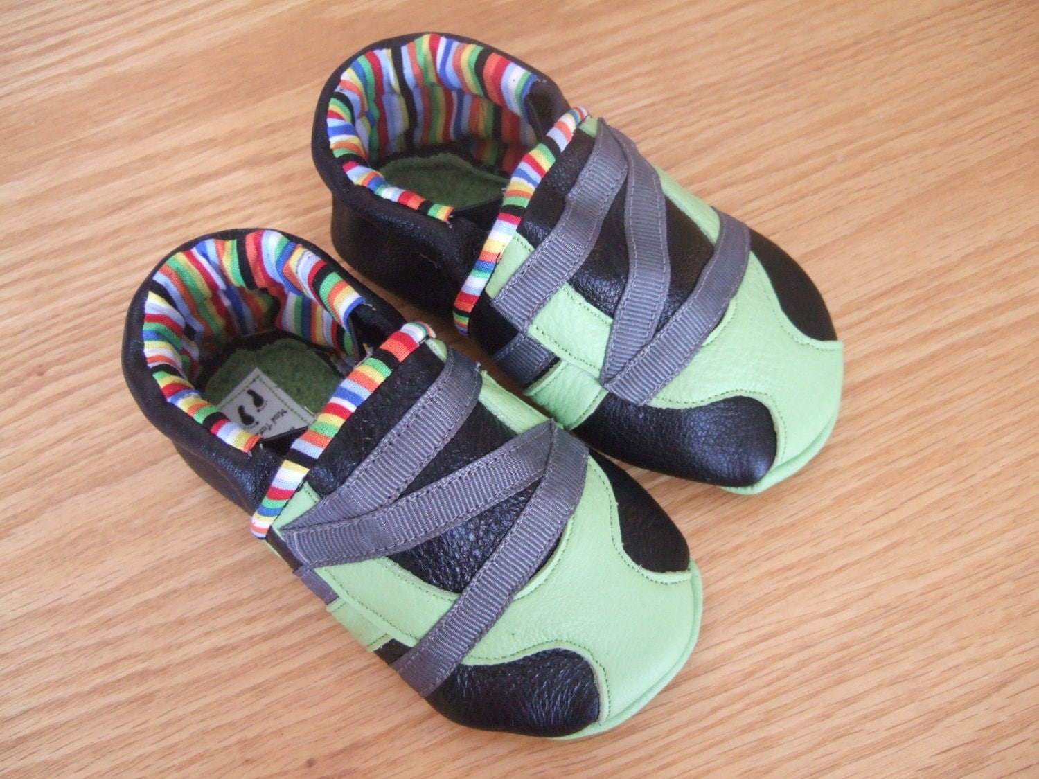 baby boy shoes black & lime 1218 month size