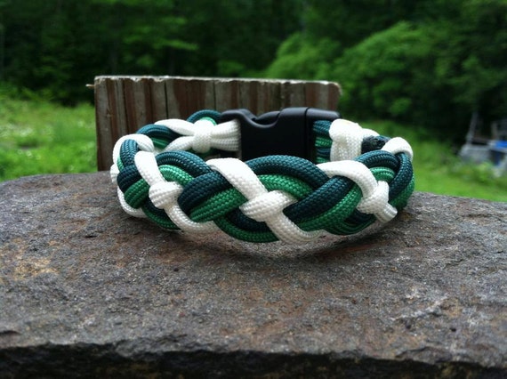 Items similar to Celtic Bar Paracord Bracelet, Green and White on Etsy