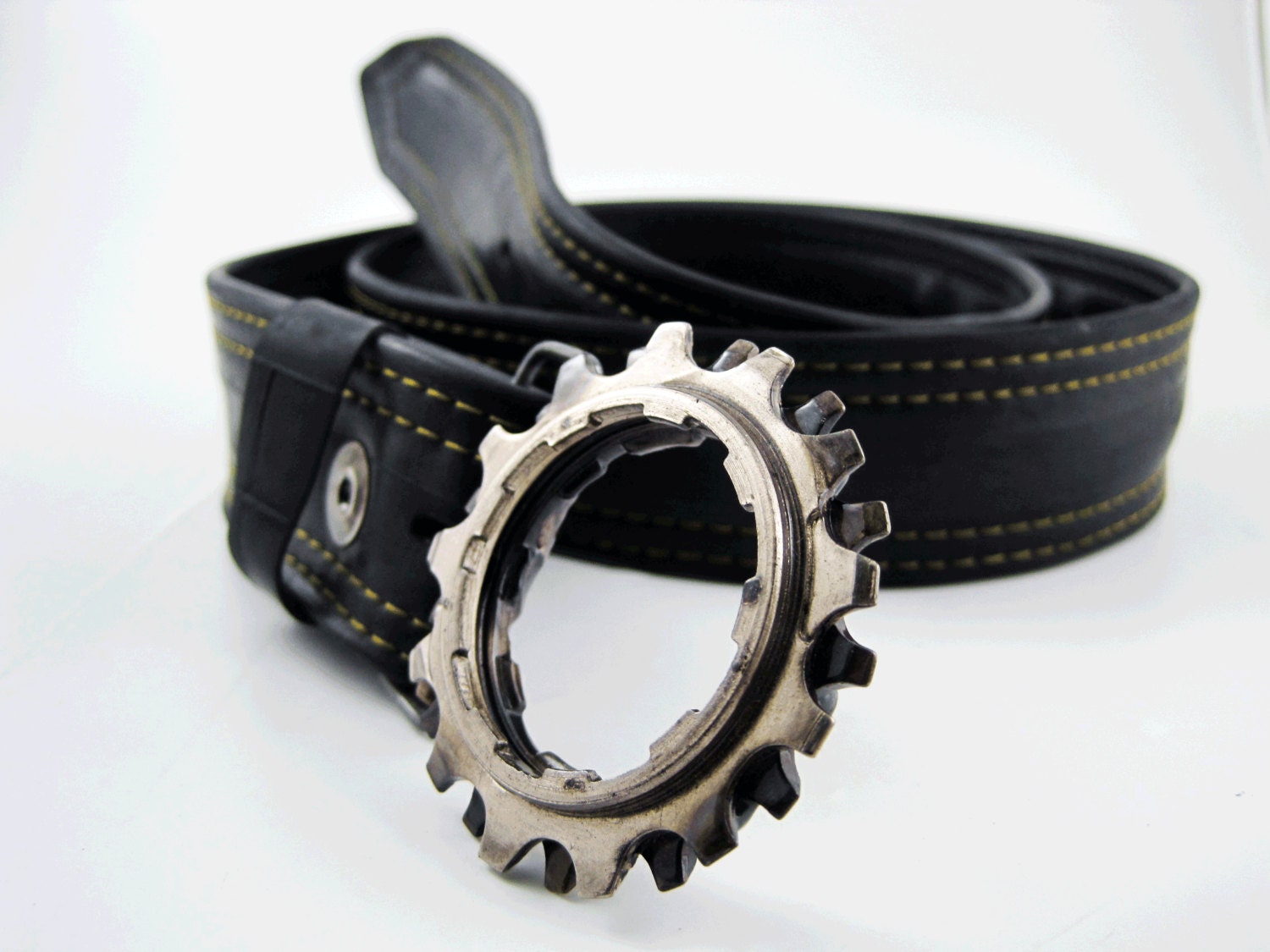 Stacked Cogs Belt Buckle Recycled Bike Gears by RhythmicMetal