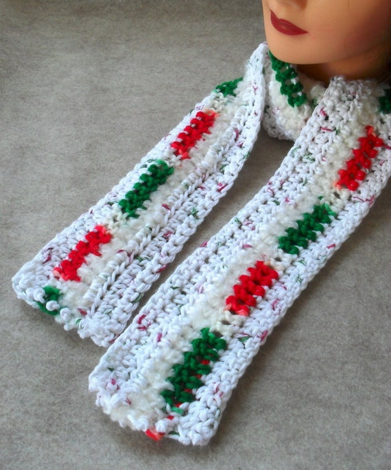 Christmas Holiday Scarf Crochet White green red mixed yarn