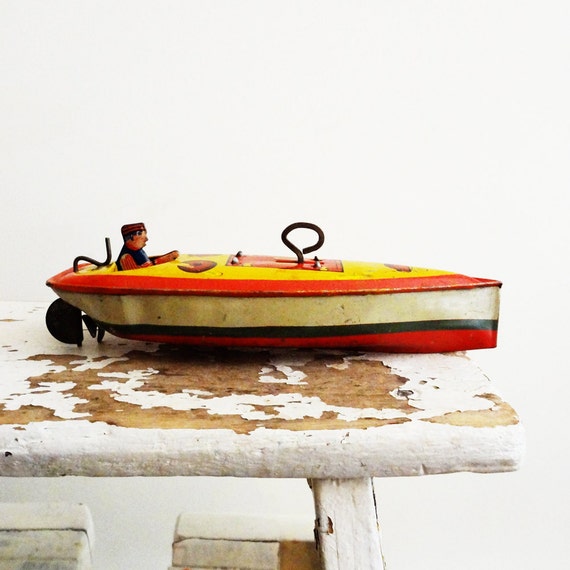 Items similar to Vintage Wind Up Tin Litho Boat, Lindstrom 7.5", WORKS