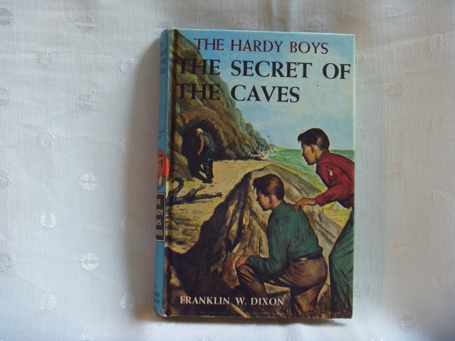 The Hardy Boys Mystery Book The Secret of the Caves 1964