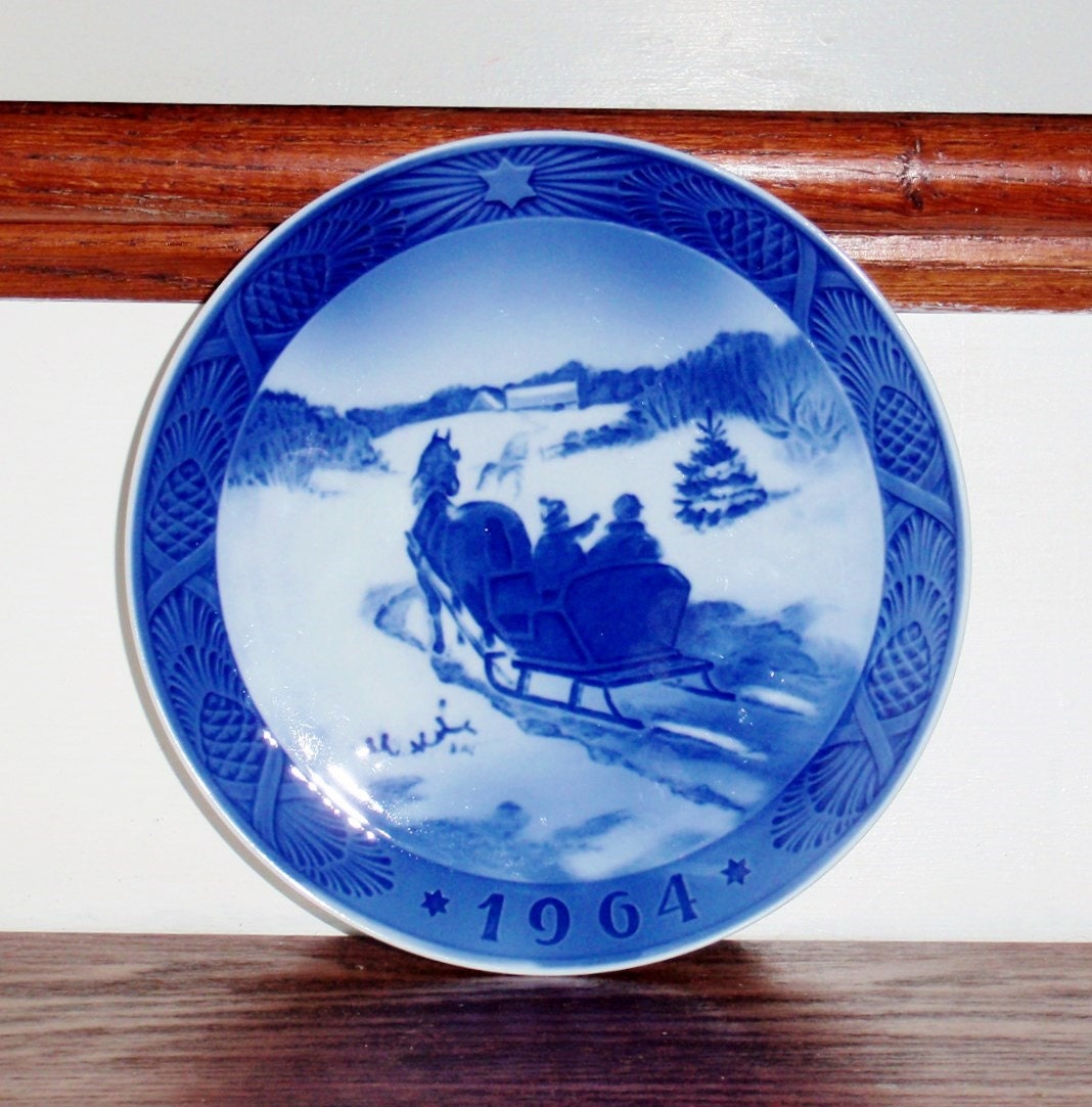 ROYAL COPENHAGEN PLATE Porcelain Collectors Blue by GlassPalace