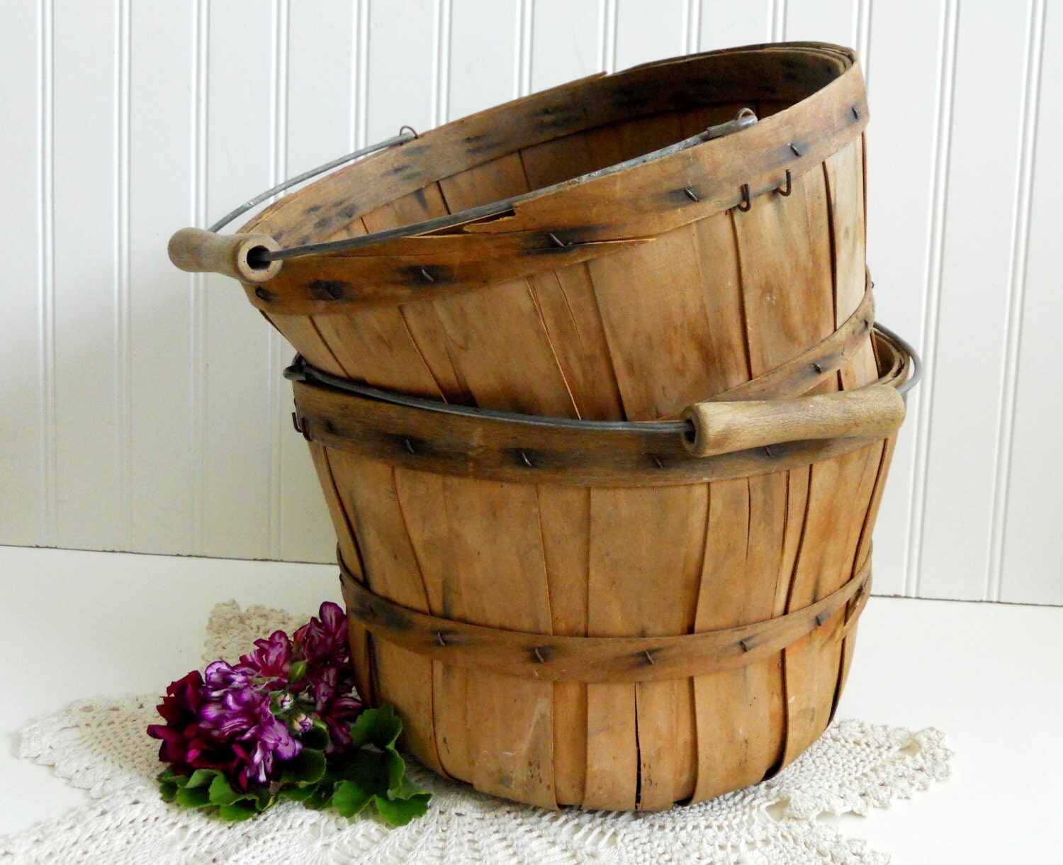 Vintage Bushel Baskets / Farm country Decor/ Fruit Basket