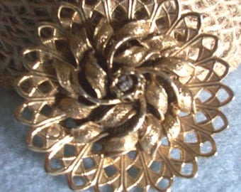 VINTAGE BROOCH, PIN Flower Design, Gold Tone