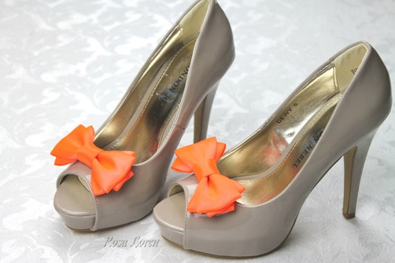 ... Orange vif de chaussure, mariage Orange Accessoires Chaussures Clip