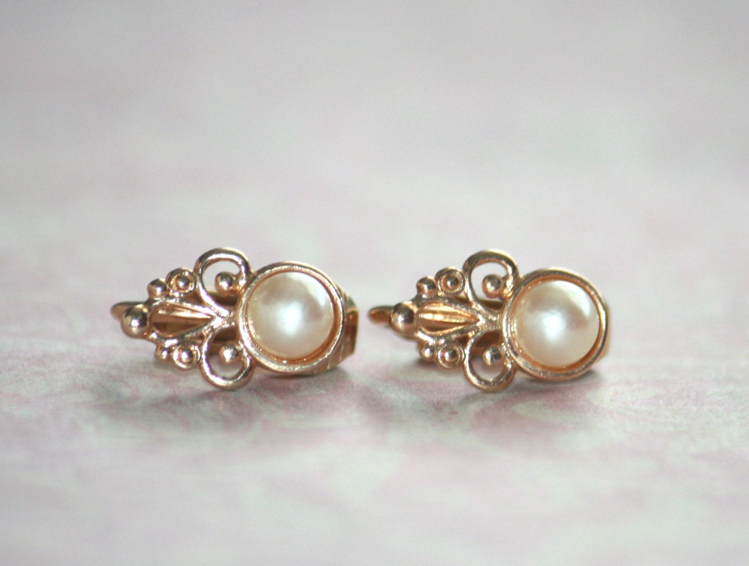 Vintage Costume Jewelry Earrings Gold Pearl by LuxePartySupply
