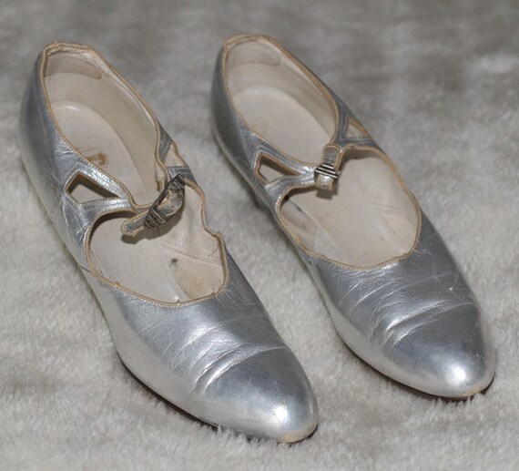 Gorgeous 1920's strap shoes Mary Janes finest