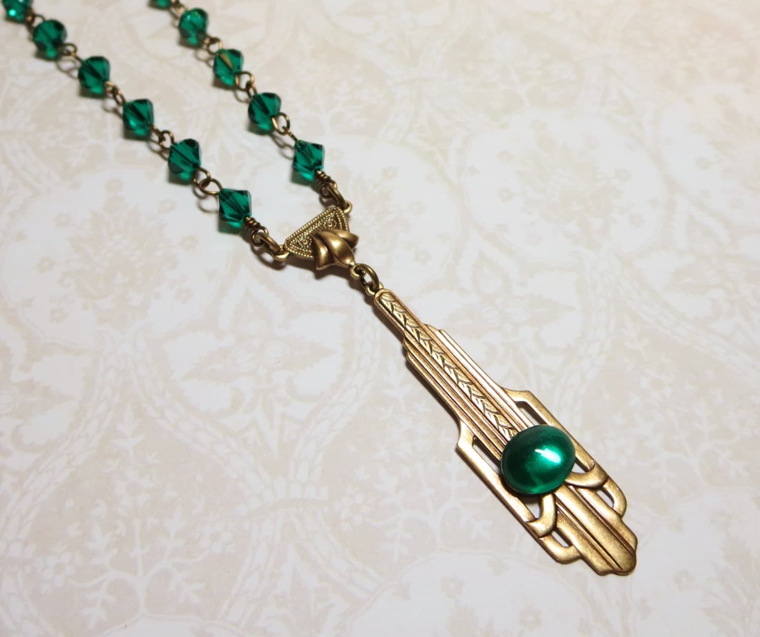 Art Deco Necklace Pendant Vintage Glass Emerald Green 9705