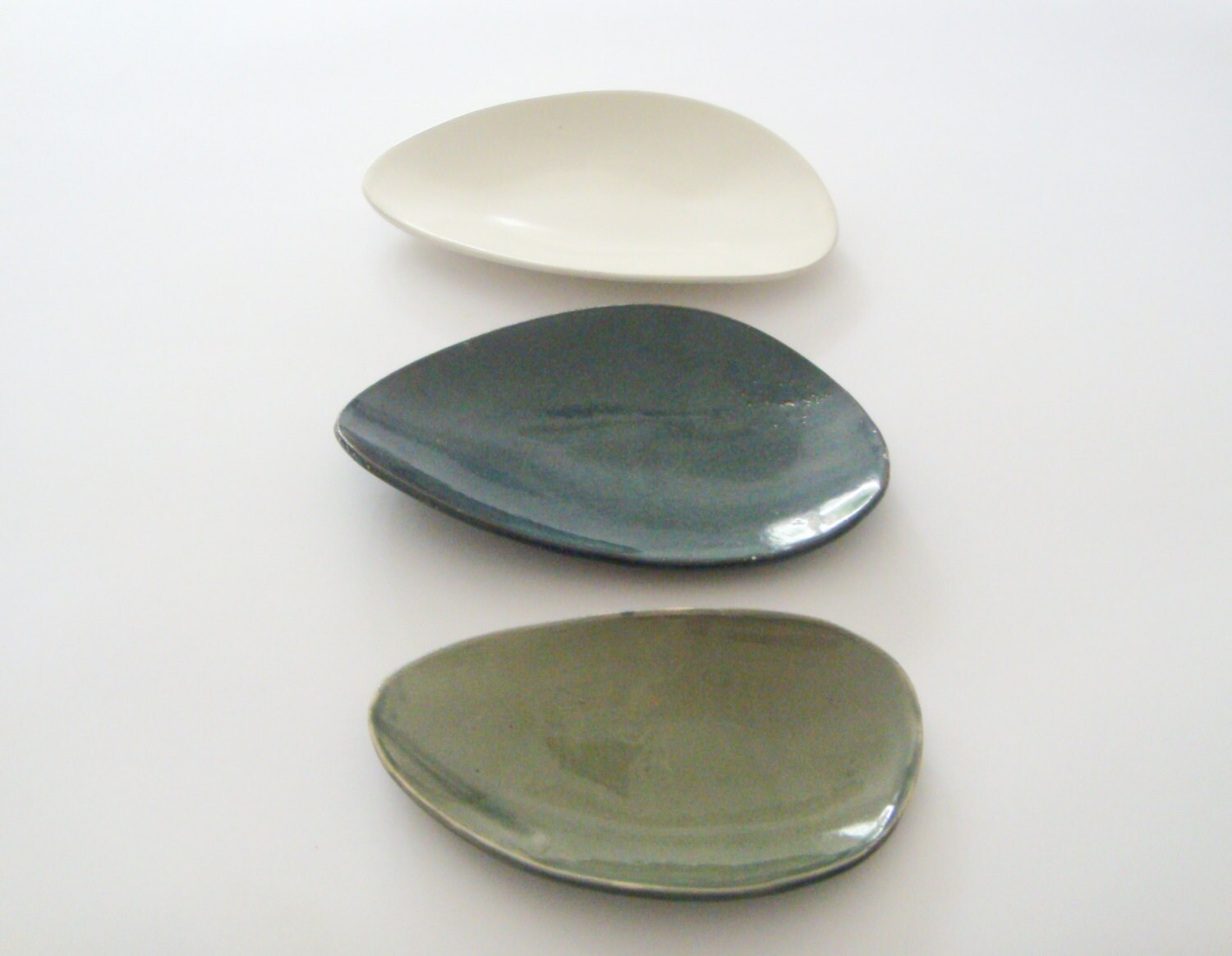 Collection Of Three Oval Dishes Ceramic Plates Shiny