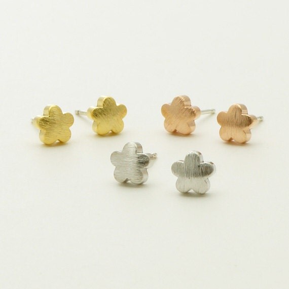 Tiny Daisy Stud Earrings / Silver Gold Rose Gold / by silverholic
