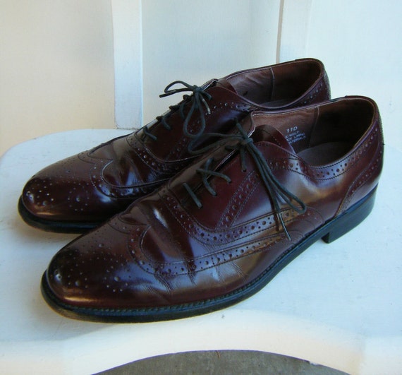 Dark Burgundy Wingtip Men's Dress Shoes Size by LucySkrewVintage