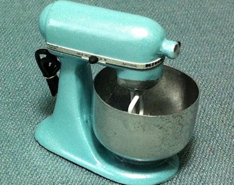 Kitchen Aid Mixer Miniature Pastel Blue Kitchenware Supplies Tiny Small Bakery Cooking Dollhouse Food Display Hand Made Resin Decoration
