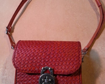 Small leather shoulder/belt bag