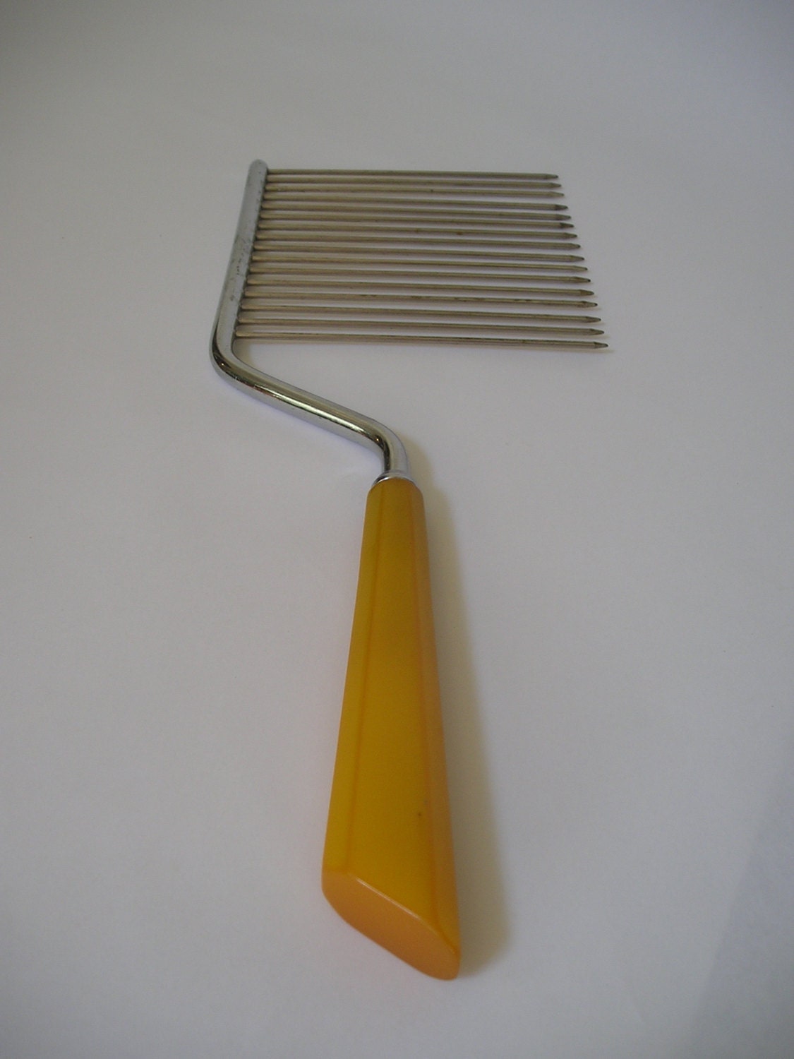 Vintage Cake Cutter Comb with Bakelite Handle
