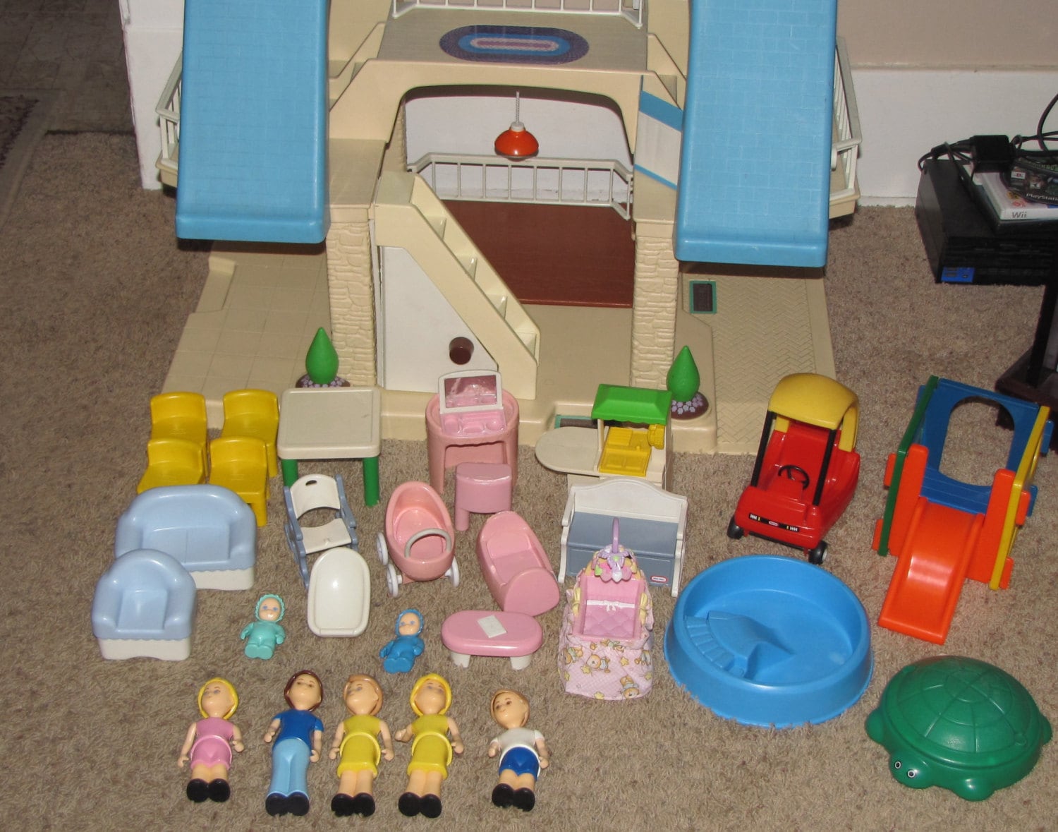 Vintage 1980s Little Tikes Blue Roof Dollhouse w/ Cozy Coupe