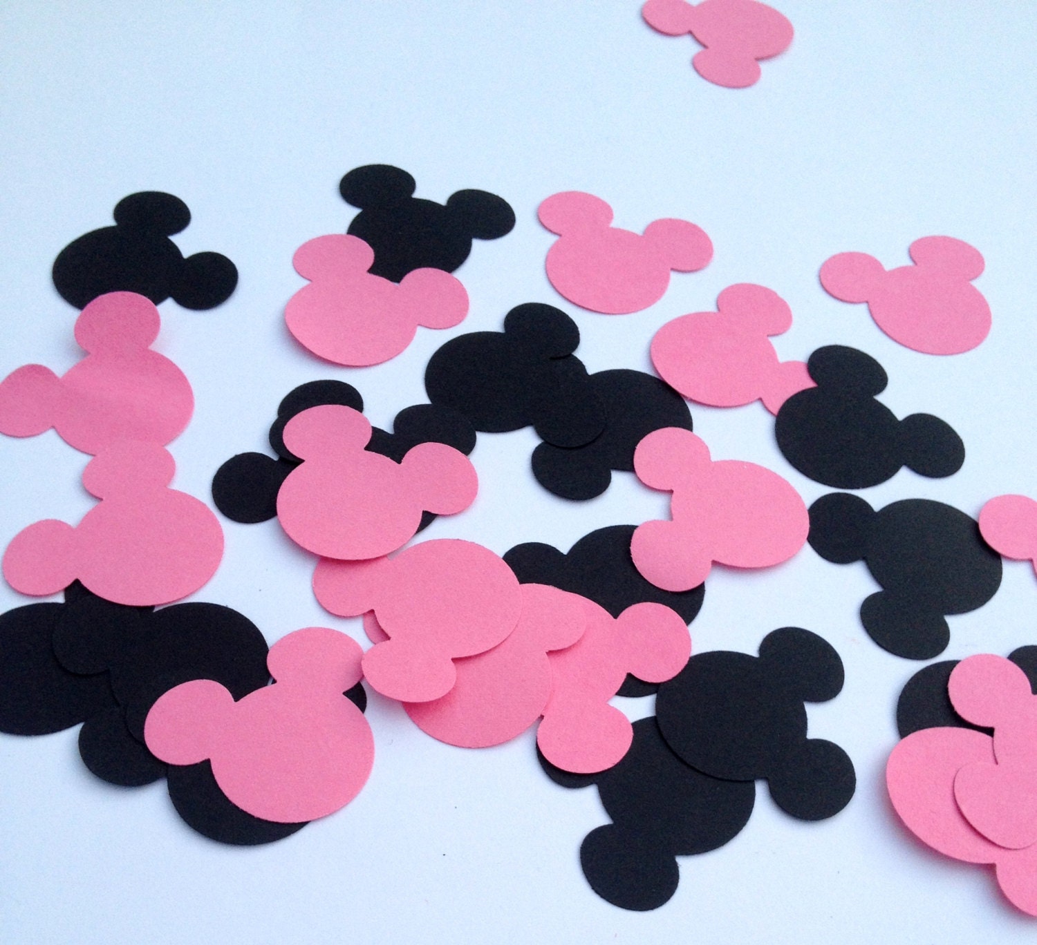 Minnie Mouse Confetti 100 pieces
