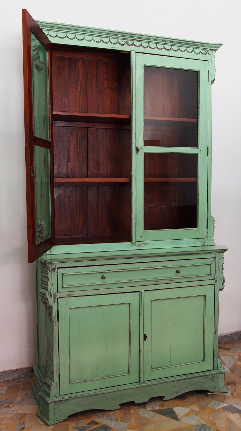 Old looking Cupboard lacquered in green by EbanisteriaGambella