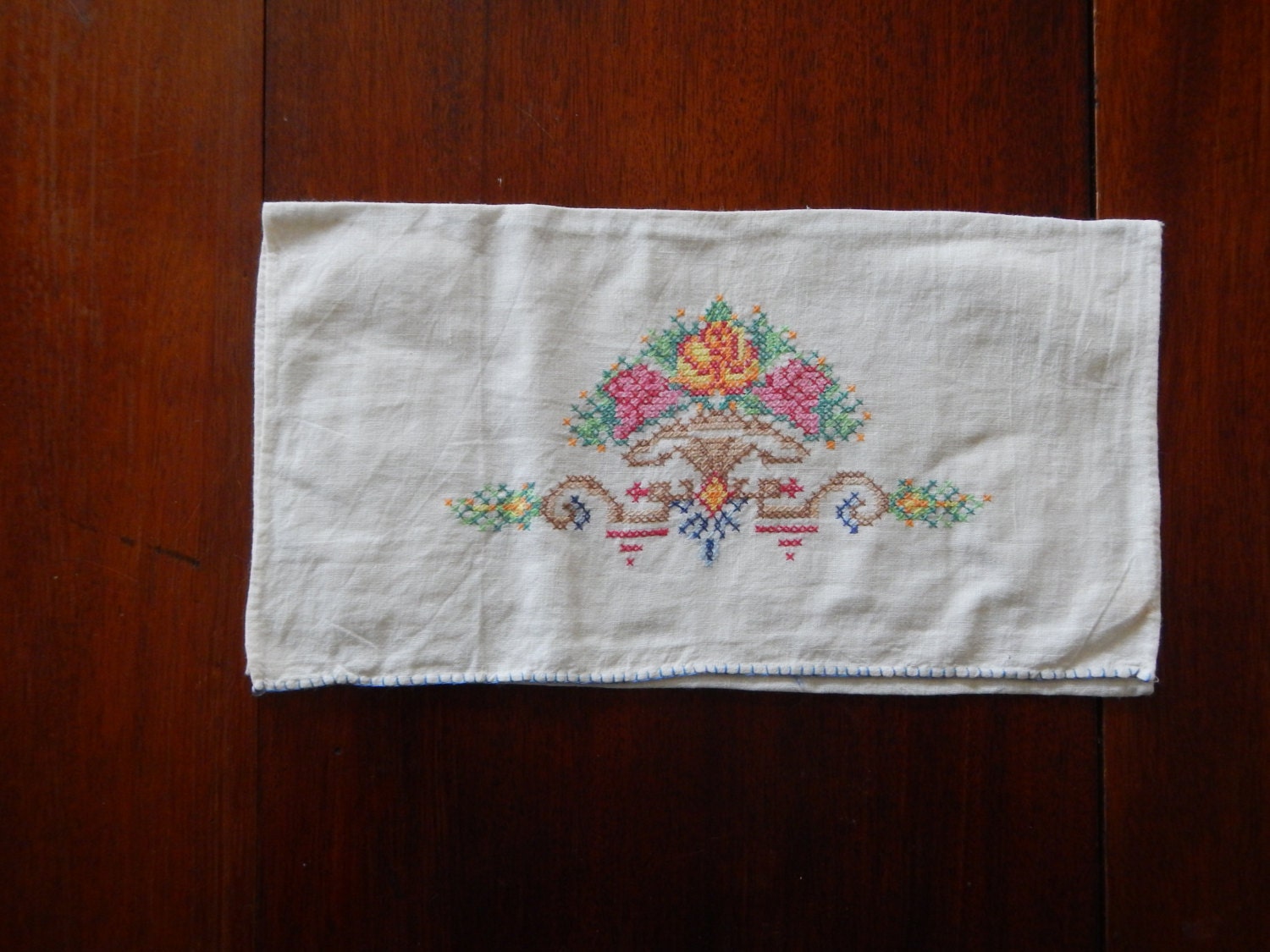 Vintage embroidered hand towel by LinenRibbonandLace on Etsy