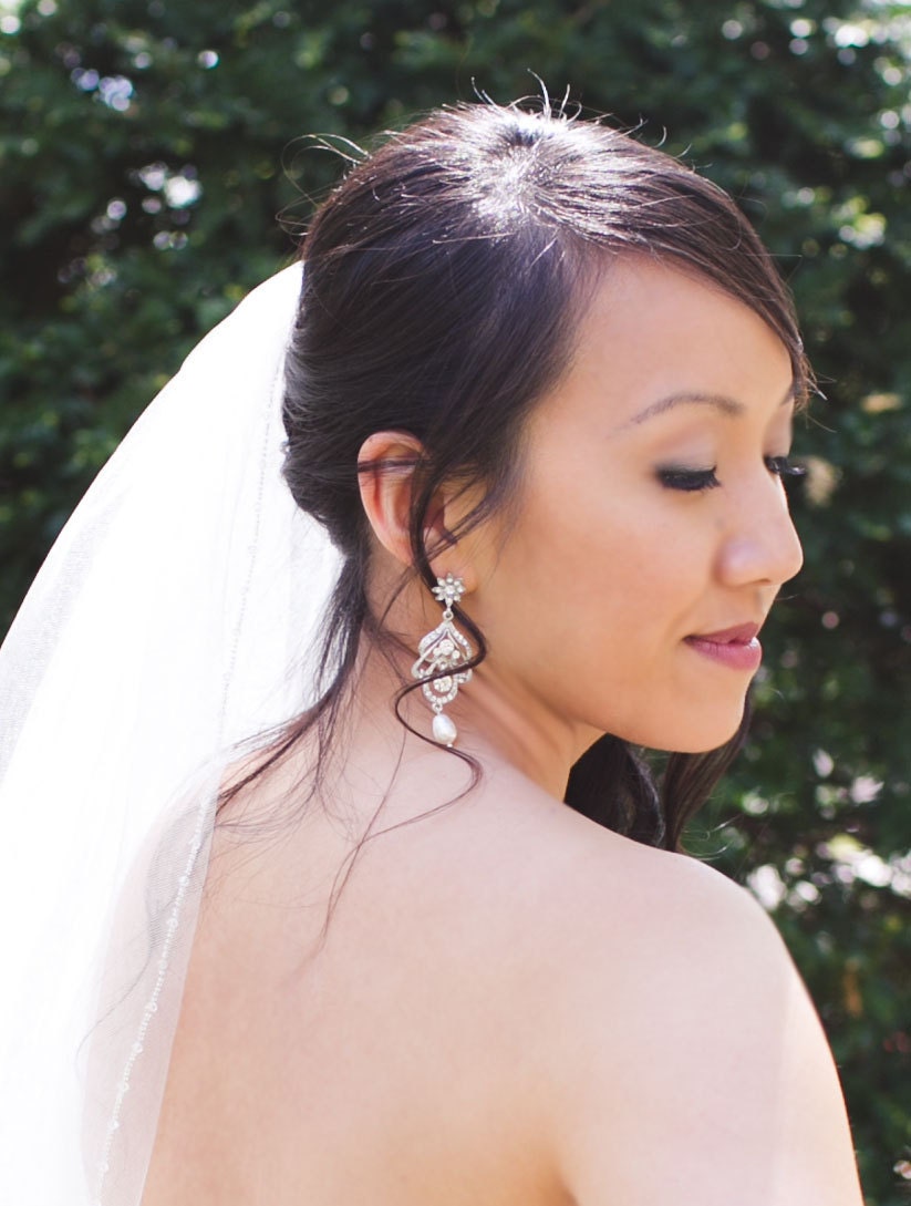 Crystal Bridal Earrings, Chandelier wedding earrings, Wedding jewelry, Swarovski Crystal Swarovski Pearl, Lisa Earrings