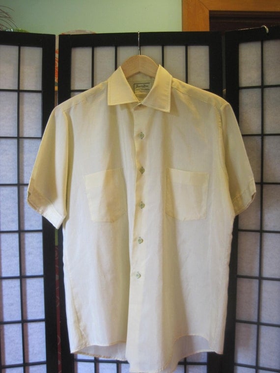 Vintage Mens Shirt Short Sleeve Light Yellow 1960s 1970s 15
