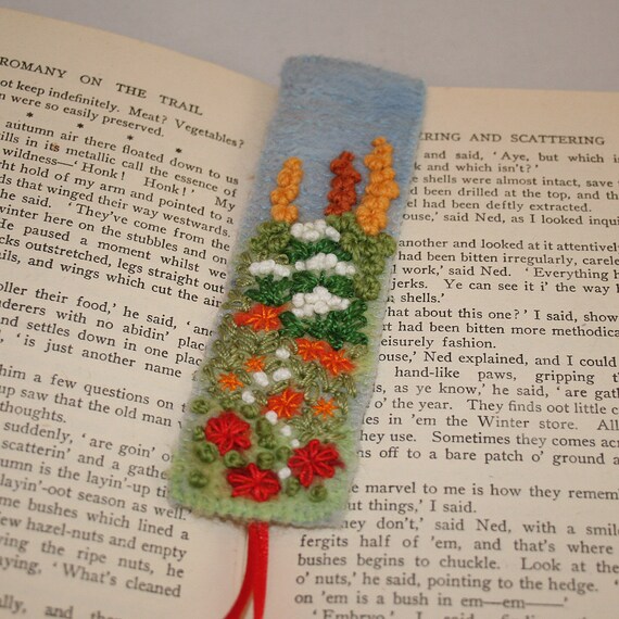 Bookmark Embroidered and Felted   Cottage Garden by Lynwoodcrafts