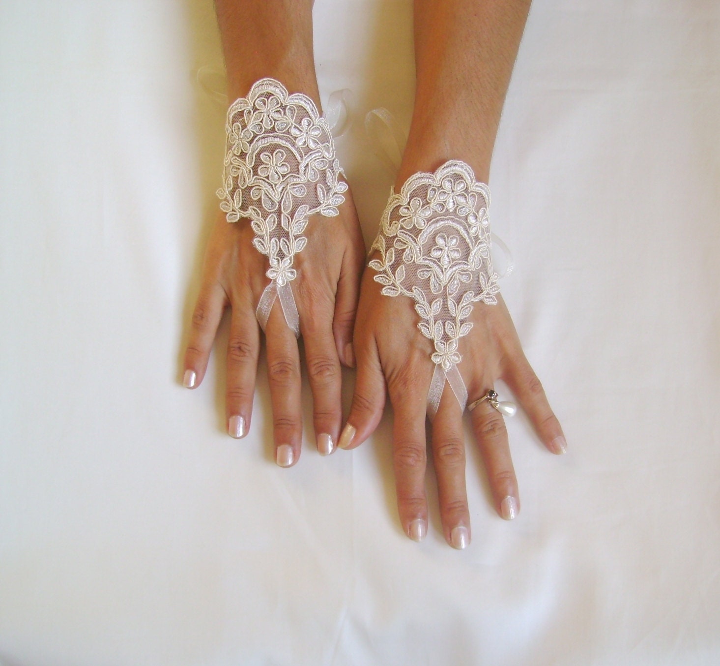 French Champagne lace  free ship lace gloves bridal  wedding fingerless burlesque romantic bridesmaid glove
