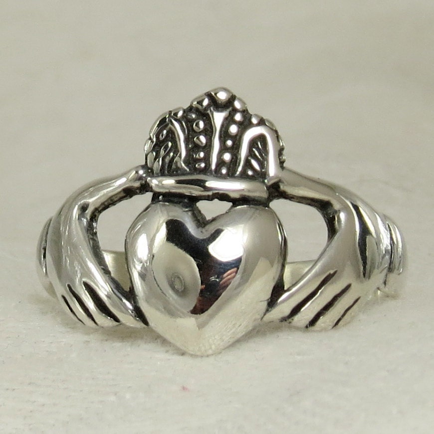 Large Mens Claddagh ring Irish friendship/wedding.