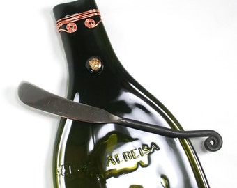Green Wine Bottle Serving Tray with Embossed Lettering with Dichoric Glass with Wire Wrap and Spreader - Recycled Eco-Friendly