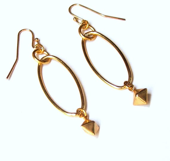 Modern Hoop Earrings, Gold Oval Hoops, Geometric Earrings, Dangle Charm Bead, Geometrical Shape, Gold Pyramid Bead, Everyday Earrings