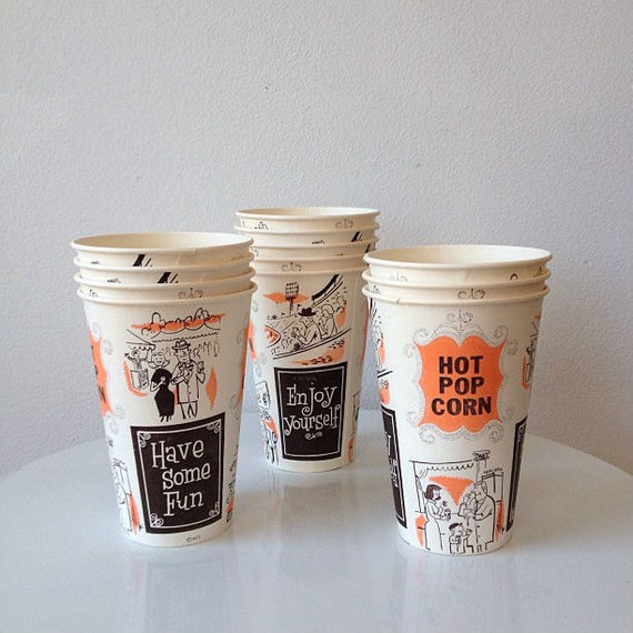 : 8 Paper  vintage Cups Dixie Set cups Cups popcorn Popcorn Vintage of
