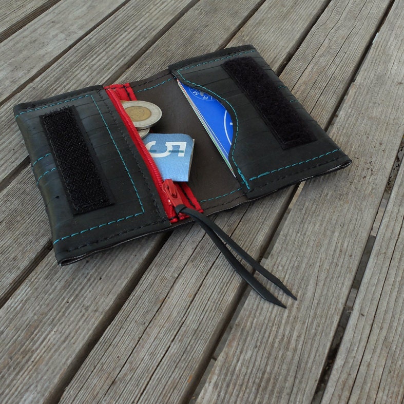 Mens recycled wallet made from bike inner tube wallet