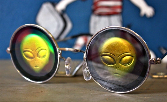 VTG 90s Hologram ALIEN Round Sunglasses