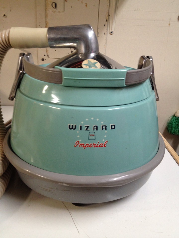 Eureka Wizard Imperial Vintage Vacuum by TheVintageRoadTrip