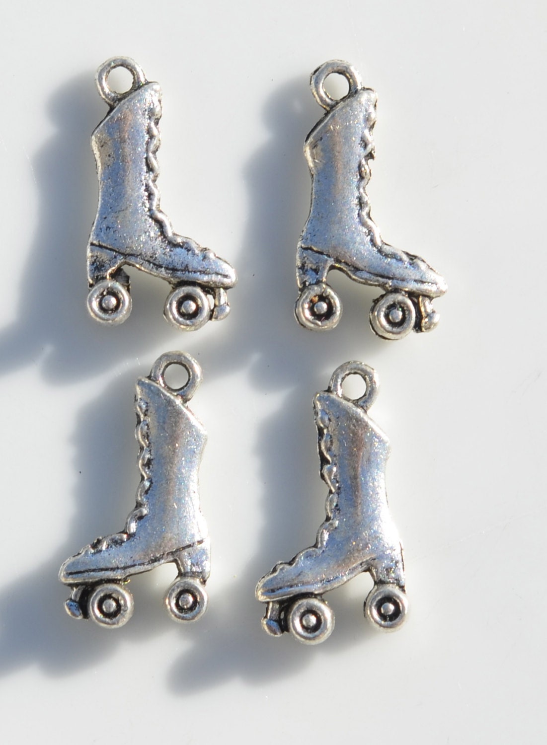 1 Silver Roller Skate Charm SC2888