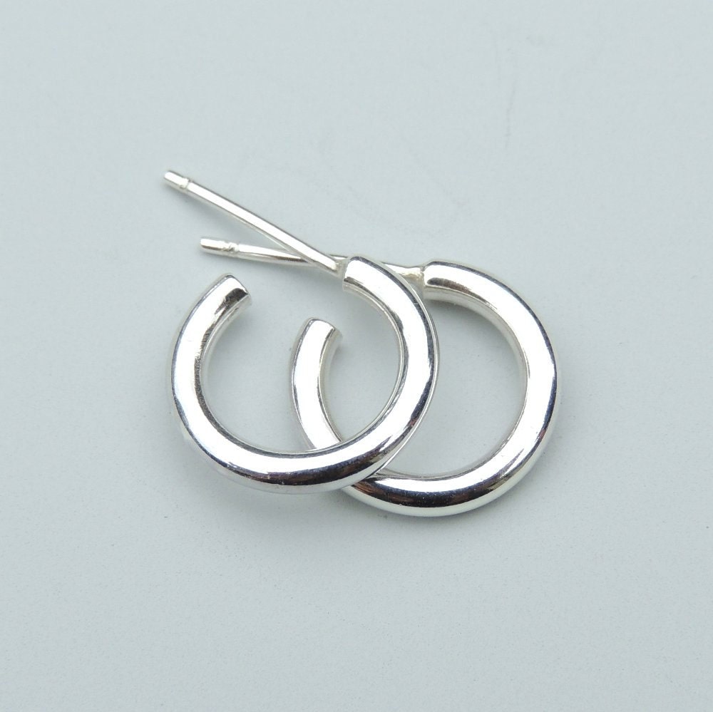 Small sterling silver hoops