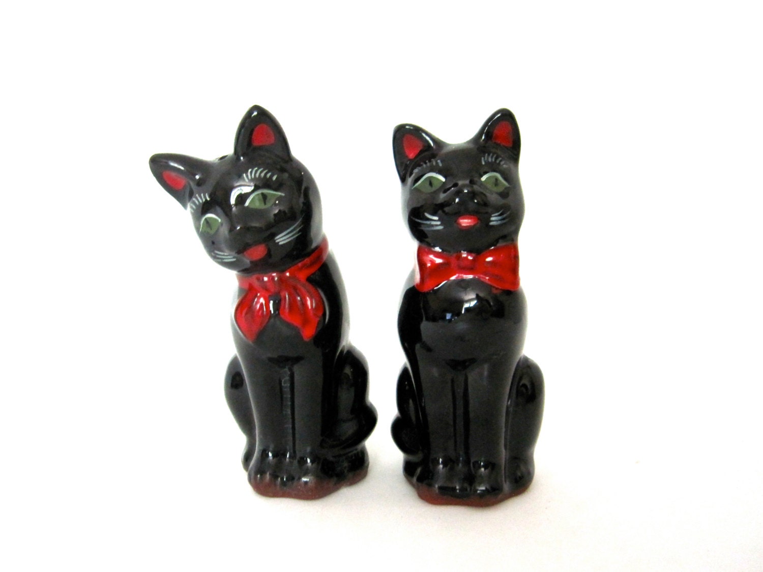 Vintage Black Cat Salt and Pepper Shakers by by TheLazyPeacock