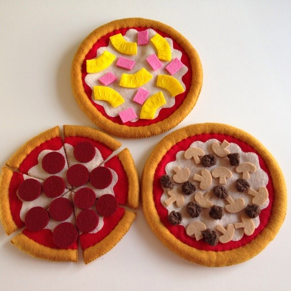 Pretend Felt food Play food Pepperoni Pizza by TomomoHandmade