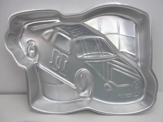 Race Car cake pan Wilton 1997