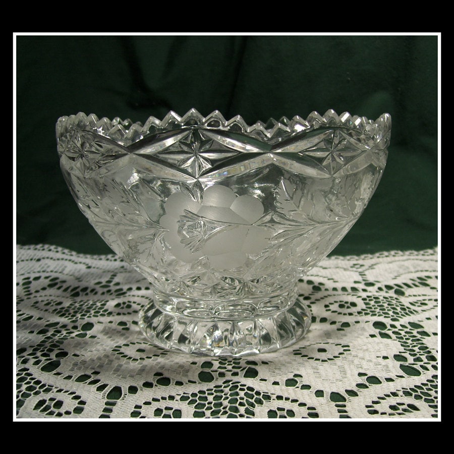 Depression Glass Clear Rose Bowl / Etched Long Stem Roses on