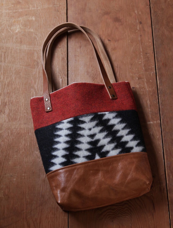 woolen mobile purse