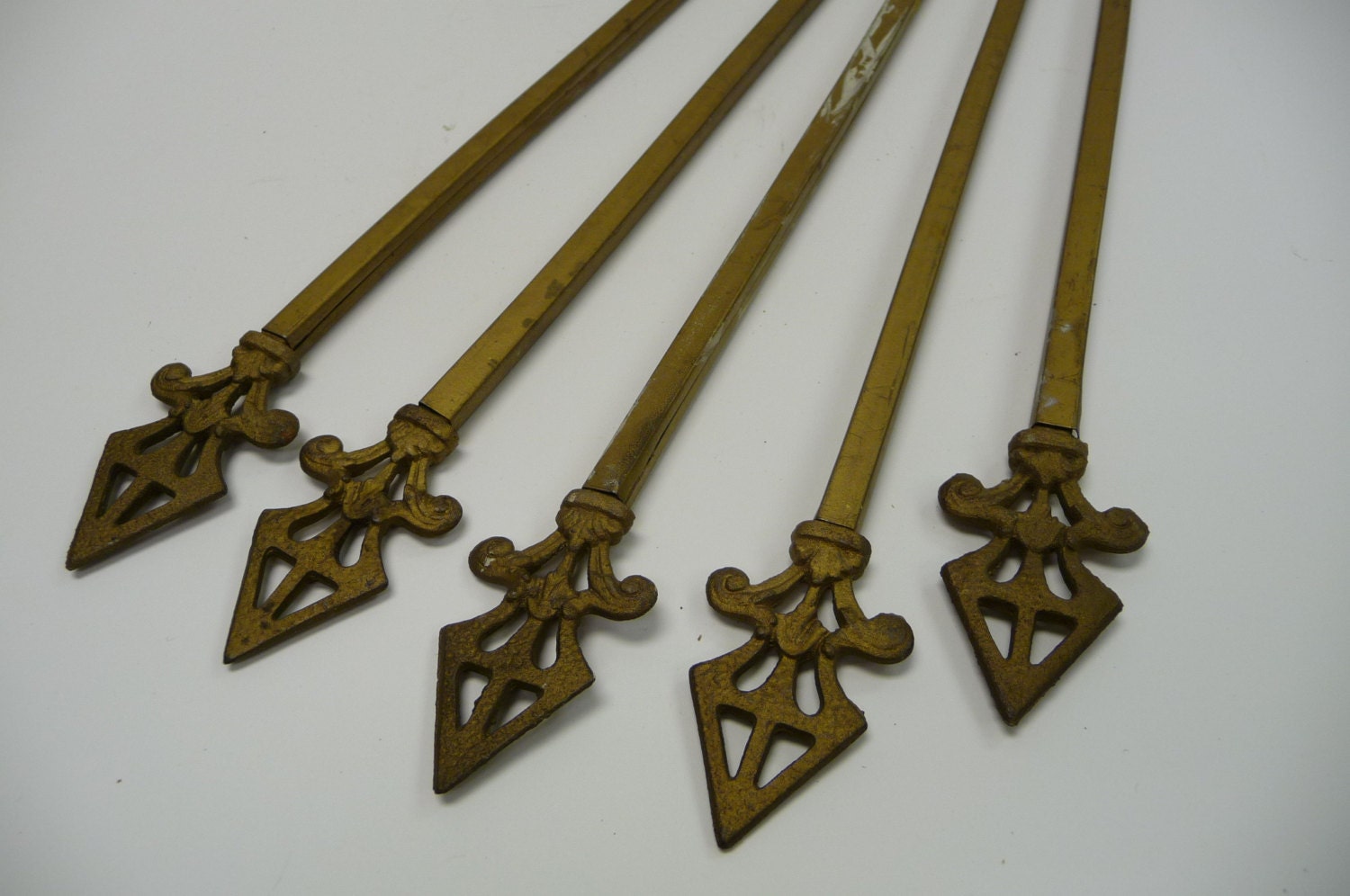 5 vintage Curtain rods Brackets Dark gold Arrow tips with