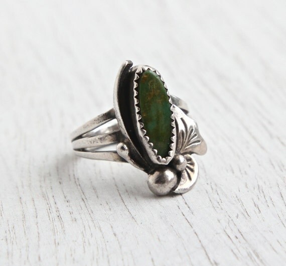 SALE Vintage Sterling Silver Green Stone Ring by MaejeanVintage