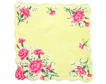 VINTAGE HANKIE, Deep Pink Carnations on Butter Yellow, Double Scalloped Edge, Shaped Hem, White Cording, Very Good Condition