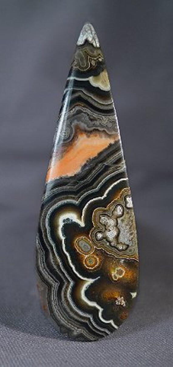 black lace agate stone