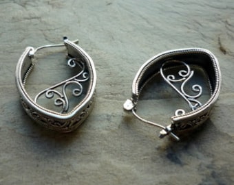 Sterling Silver Earrings, Filigree Earrings, Silver Hoop Earrings, Ethnic Earrings, Silver Filigree Earrings, Statement Earrings EF371