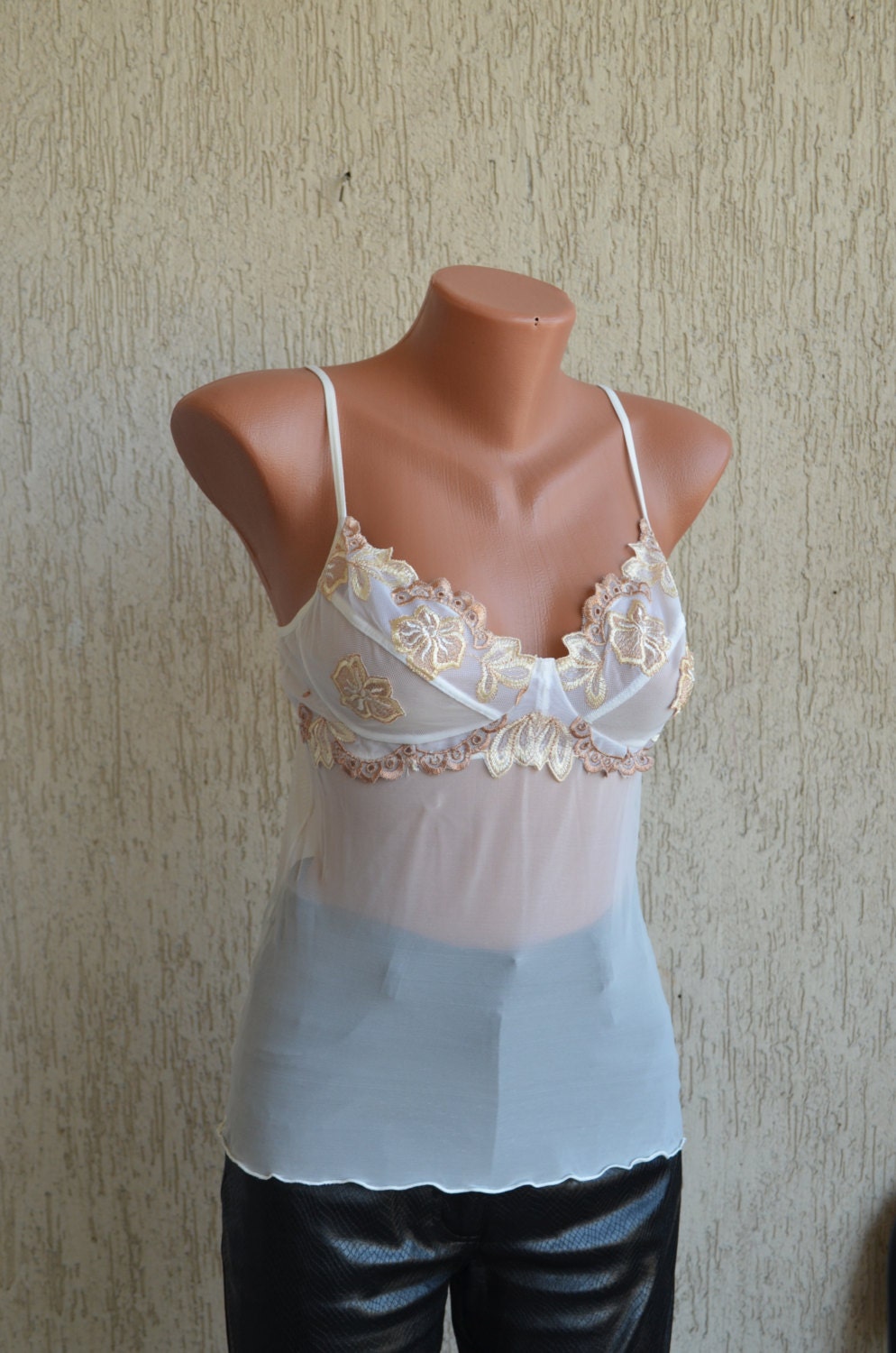 Vintage Lace Bustier/Bra size M L / 85B 38B / by VayZONE on Etsy