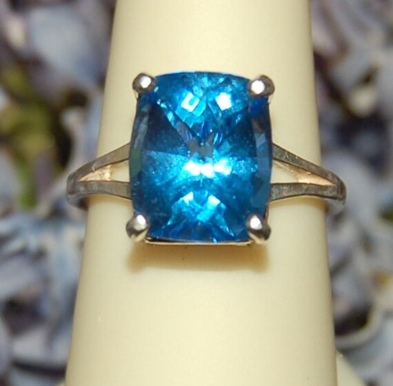 Mystic Topaz Ring Size 8 Arctic Blue 5 Carat by WindstoneDesigns
