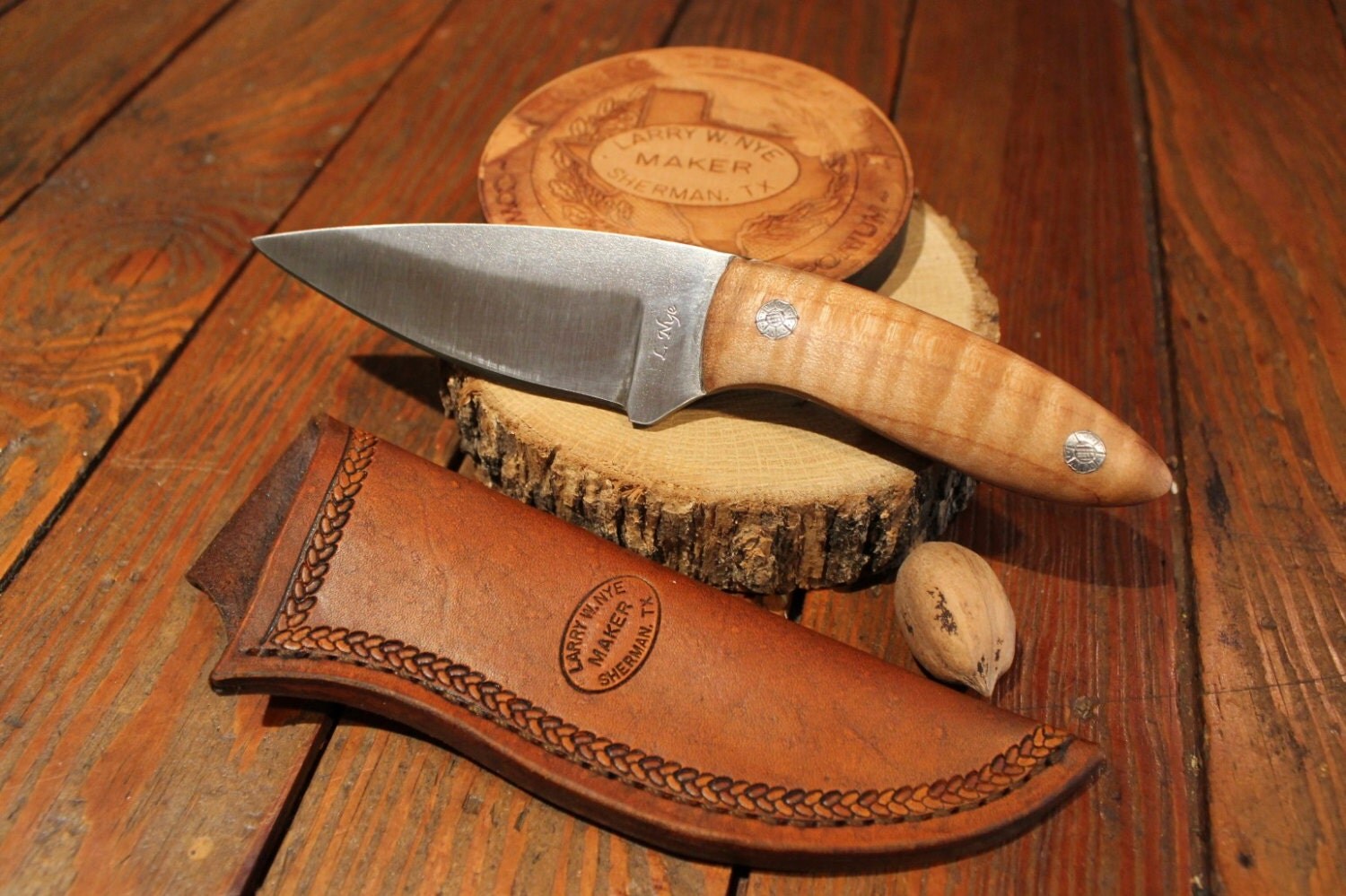 Handmade hand engraved Texas hunting knife by LarryNyeEngraving