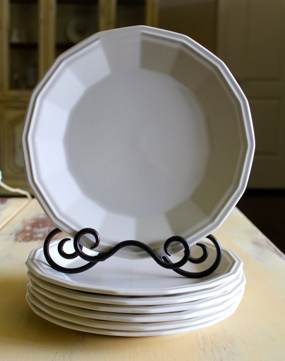 CLEARANCE Ironstone Dinner plate in Colonial by BeggarsBanquet